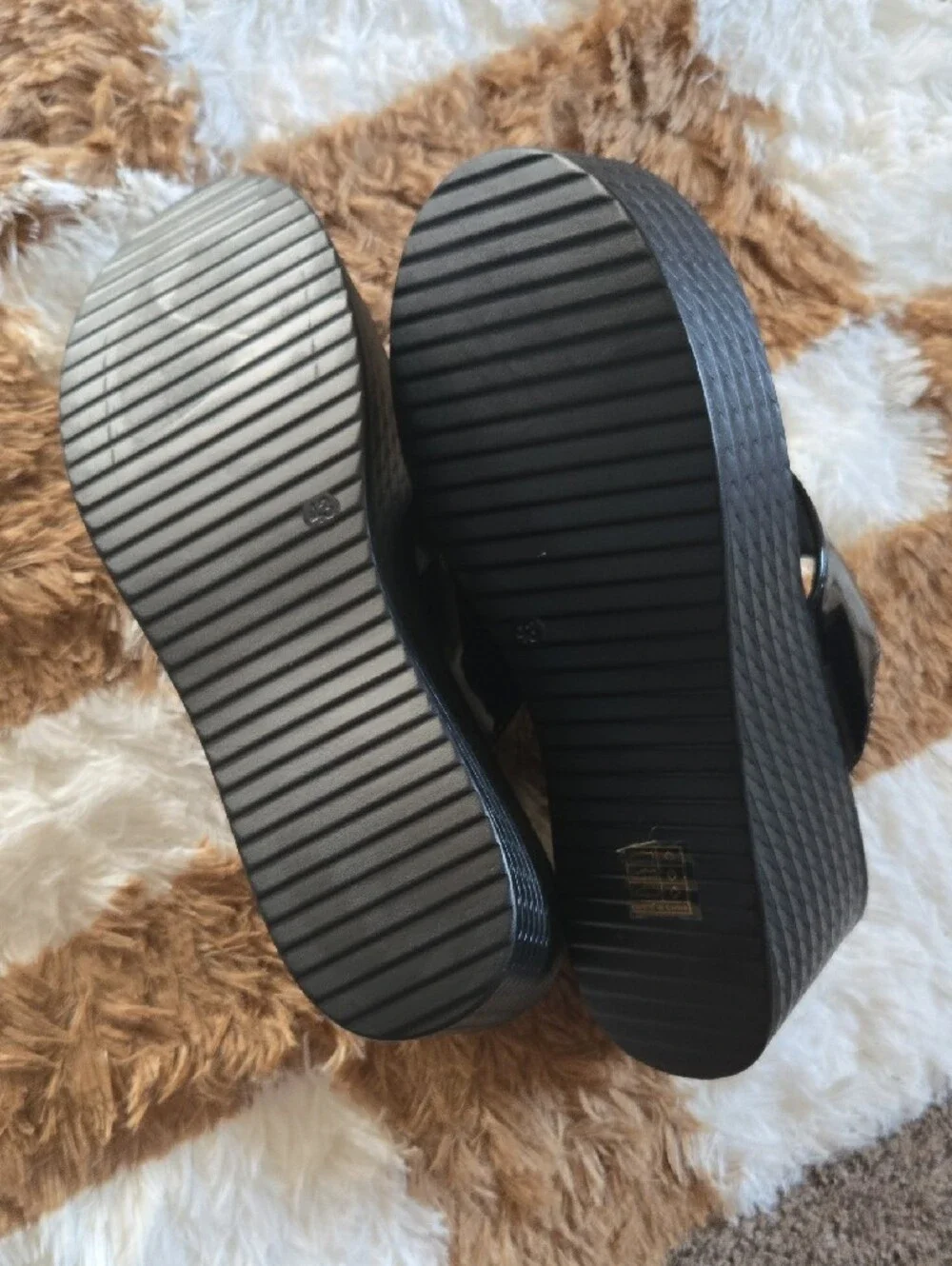 Black Platform Slide Sandals with Gold Accent⭐️✨️ NEW